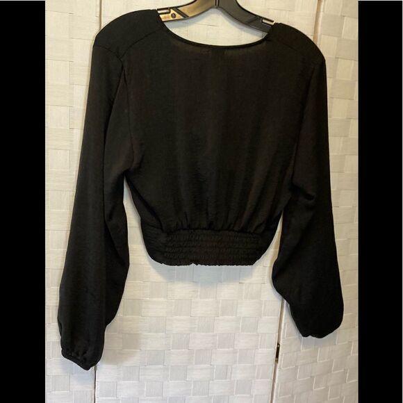 Black crop top Medium - Picture 5 of 7